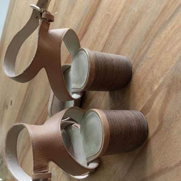 Tan Aldo sandals - Picture 3 of 4